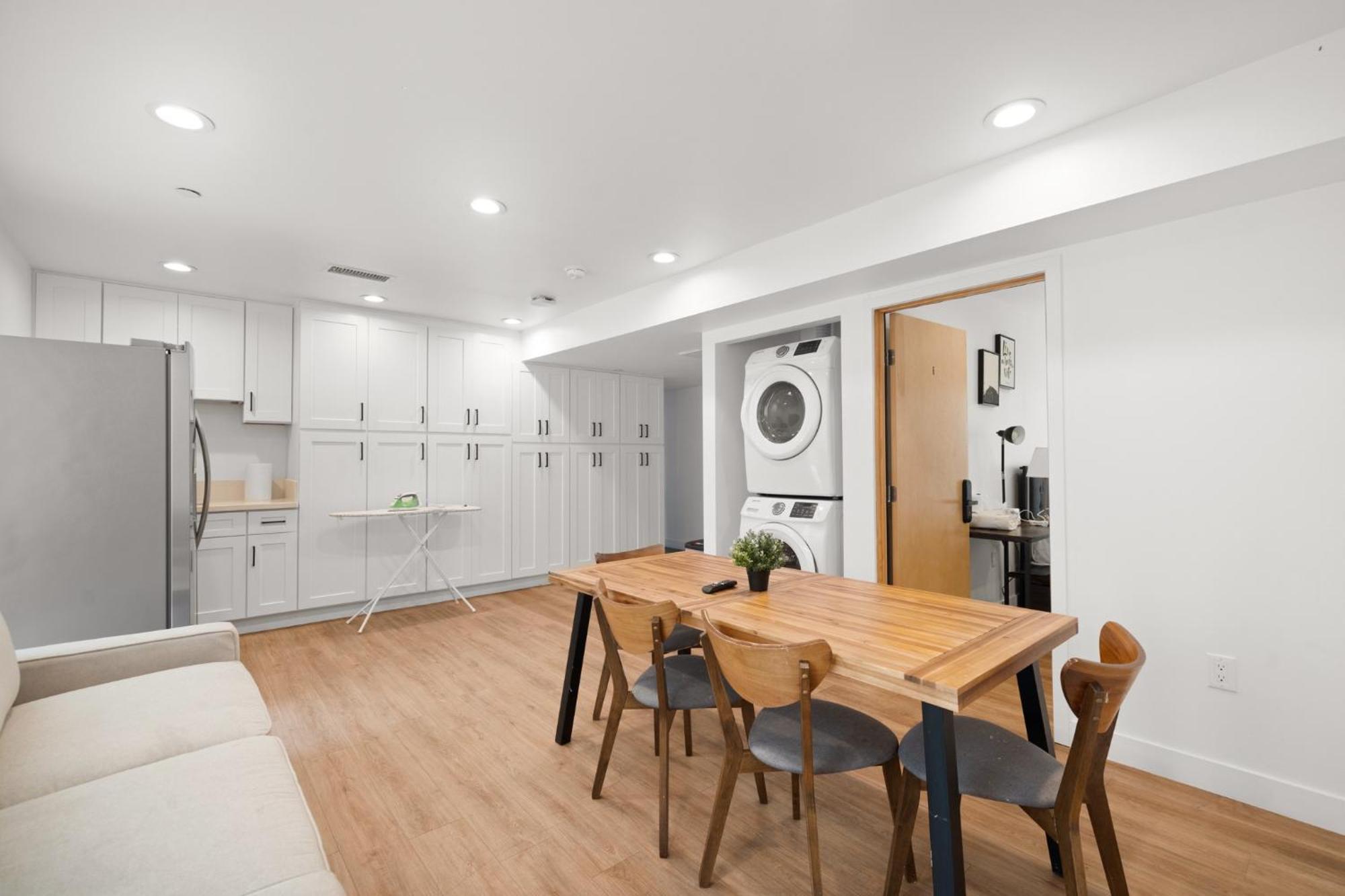 Modern Getaway In The Heart Of La Near Usc, Private Room With Share Living Room And Kitchen ลอสแอนเจลิส ภายนอก รูปภาพ