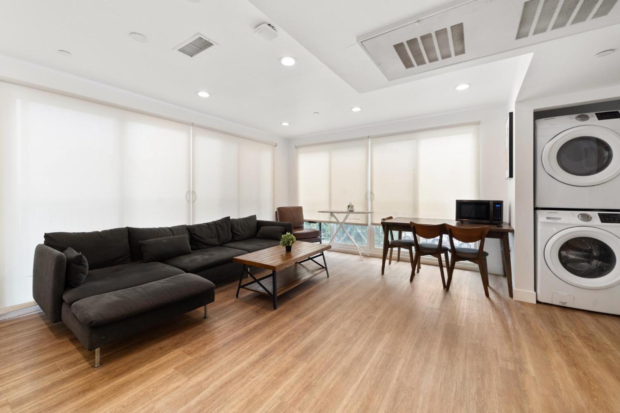 Modern Getaway In The Heart Of La Near Usc, Private Room With Share Living Room And Kitchen ลอสแอนเจลิส ภายนอก รูปภาพ