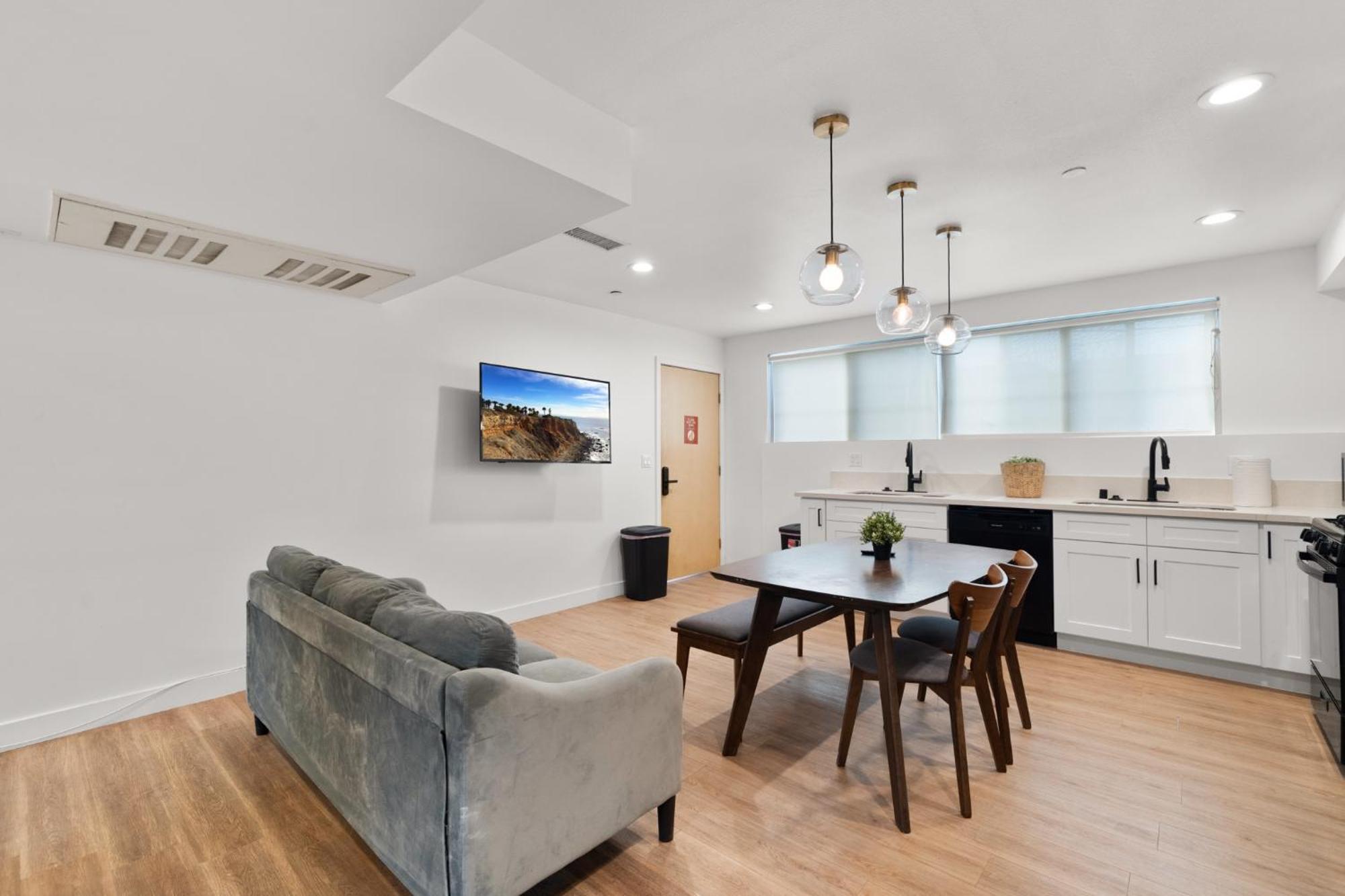 Modern Getaway In The Heart Of La Near Usc, Private Room With Share Living Room And Kitchen ลอสแอนเจลิส ภายนอก รูปภาพ