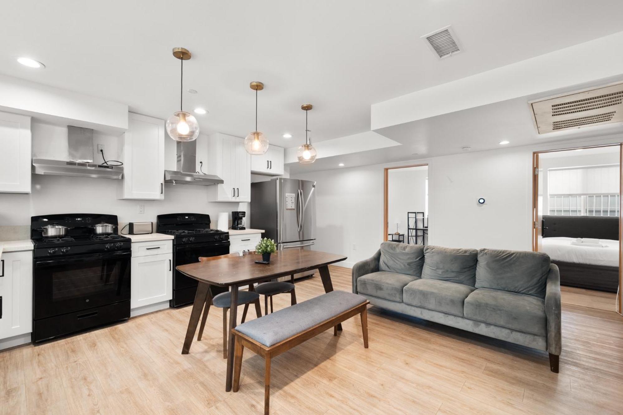 Modern Getaway In The Heart Of La Near Usc, Private Room With Share Living Room And Kitchen ลอสแอนเจลิส ภายนอก รูปภาพ
