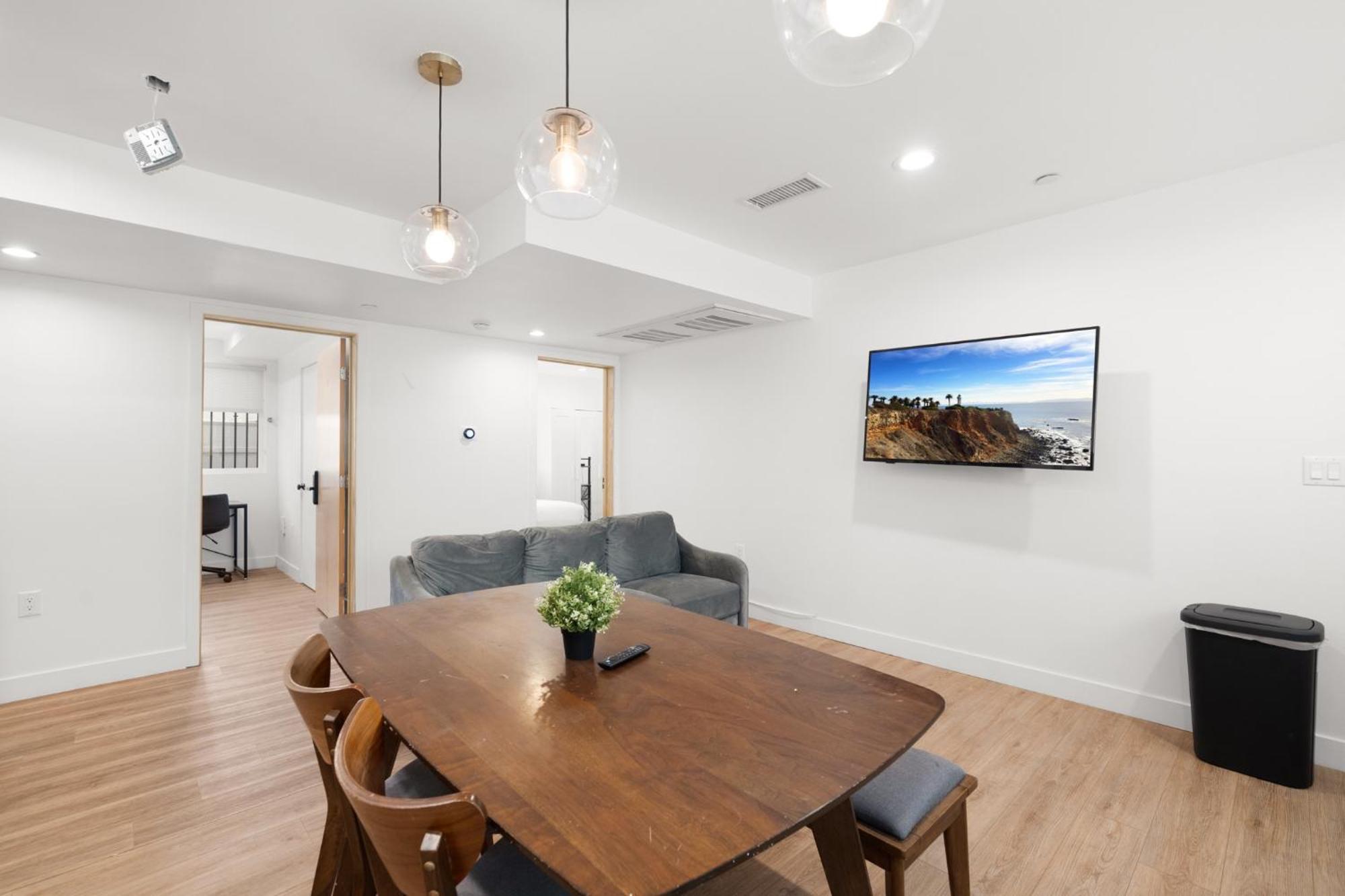 Modern Getaway In The Heart Of La Near Usc, Private Room With Share Living Room And Kitchen ลอสแอนเจลิส ภายนอก รูปภาพ